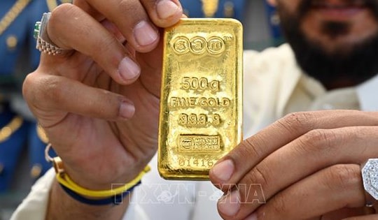 Giá vàng thế giới tiếp tục đà tăng mạnh