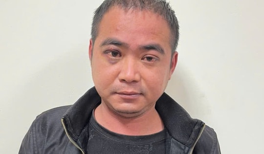 Tạm giữ người đàn ông xông vào quán cắt tóc tấn công vợ và con gái