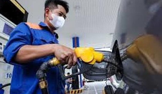 Giá xăng giảm trong kỳ điều hành đầu tiên năm 2026, RON95 còn 18.560 đồng/lít
