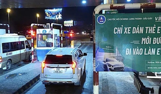 Từ 2026, ô tô nào không phải chịu phí sử dụng đường bộ?