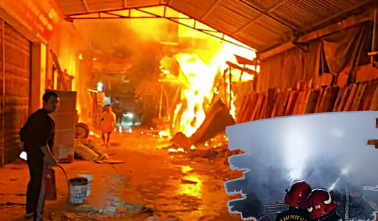 Cháy lớn trong đêm tại Hà Nội, lửa lan từ xưởng gỗ sang nhà dân