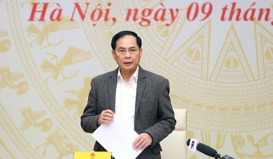 Phó Thủ tướng yêu cầu chống buôn lậu, hàng giả phải là nhiệm vụ ưu tiên hàng đầu, lâu dài