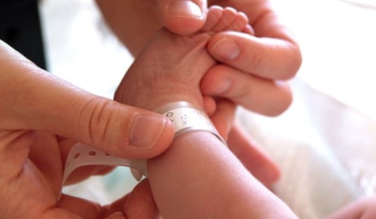 Singapore điều tra đường dây buôn bán trẻ sơ sinh xuyên quốc gia