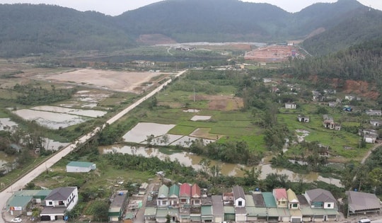 Hơn 10 năm chịu đựng ô nhiễm từ bãi rác lớn nhất Nghệ An