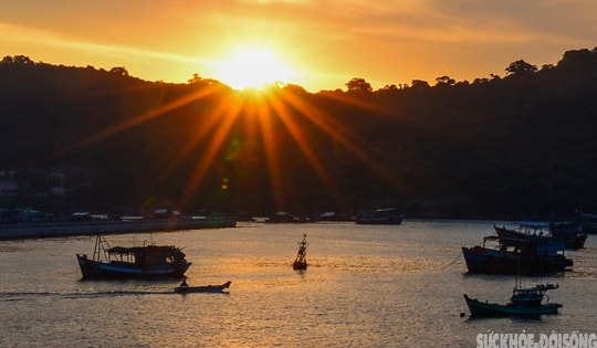 Rạng rỡ bình minh nơi đảo xa Thổ Chu