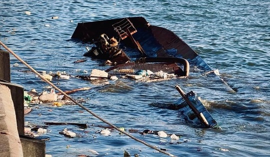 Tàu nạo vét ở Lâm Đồng vừa hạ thuỷ hôm trước, hôm sau bị chìm