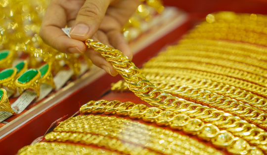 Giá vàng hôm nay ngày 12/1 chưa ngừng tăng rất mạnh