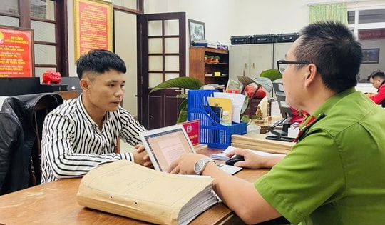 Người phụ nữ bán bánh bèo bị cướp sạch tiền và điện thoại