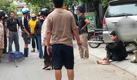 Cãi vã, nam thanh niên dùng dao đâm bạn của mẹ nguy kịch