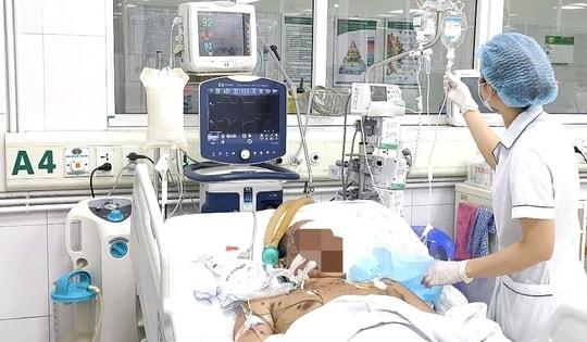 Bố nguy kịch vì lây thủy đậu từ con gái