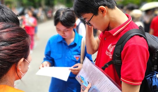 Trước áp lực tuyển sinh lớp 10, phụ huynh đồng hành cùng con thế nào?