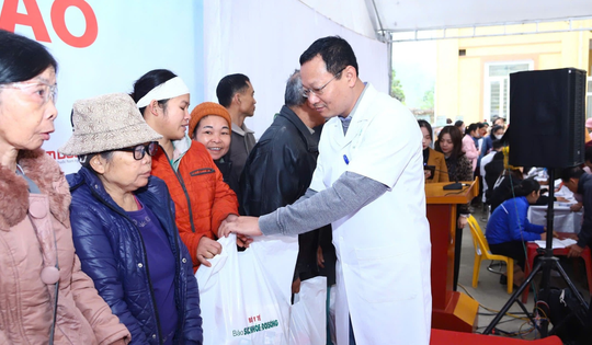 Bệnh viện Mắt Bình Tâm: Dấu ấn nhân văn trong từng chuyến khám mắt miễn phí vùng sâu