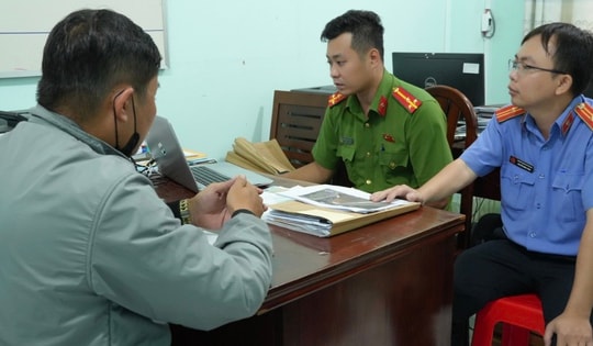 Vụ xe khách rượt đuổi xe tải trên cao tốc: Cả 2 tài xế đều bị khởi tố