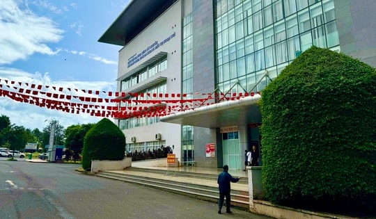 Bệnh viện Đa khoa vùng Tây Nguyên lên tiếng vụ khóa xe ô tô đỗ sai chỗ