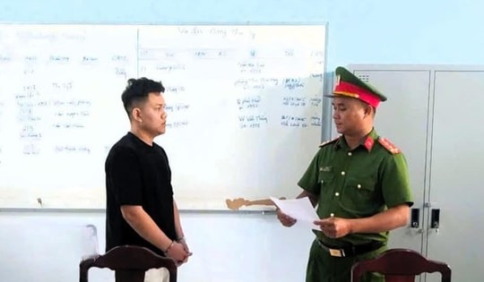 Chém trọng thương bạn thân khi đi hát karaoke rồi bỏ trốn