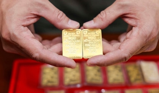 Giá vàng hôm nay ngày 15/1 đồng loạt giảm rất mạnh