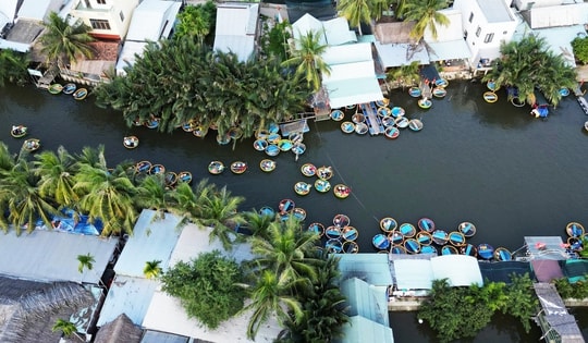 Mãn nhãn với ‘bản giao hưởng’ sông nước Cẩm Thanh, lọt top 50 làng đẹp nhất thế giới