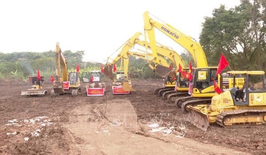 Khởi công đường kết nối cầu Tứ Liên với cao tốc Hà Nội - Thái Nguyên