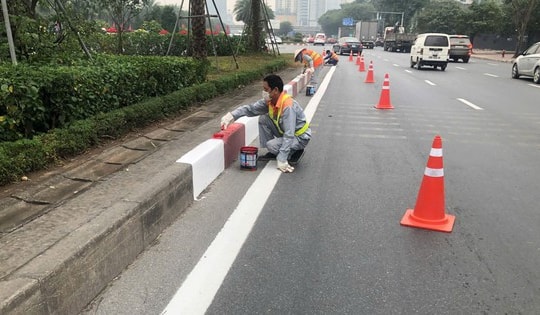 Hà Nội ‘khoác áo mới’ hàng loạt tuyến phố phục vụ Đại hội XIV của Đảng