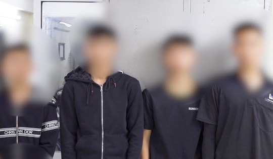 Bắt 4 thanh thiếu niên tấn công, cướp tài sản của người nước ngoài