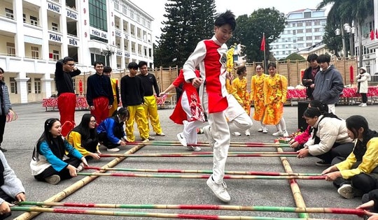 Bất ngờ mức chi tiền tỉ lì xì sinh viên dịp Tết Bính Ngọ 2026