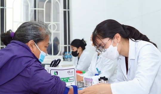 Đưa Nghị quyết 72 vào cuộc sống: Trạm y tế gần dân phát huy vai trò 'gác cổng'