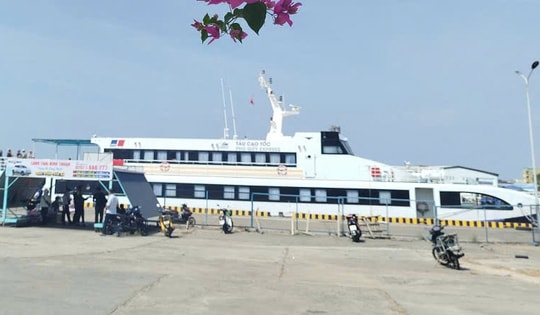 Tàu cao tốc giường nằm duy nhất kết nối đất liền với đặc khu Phú Quý