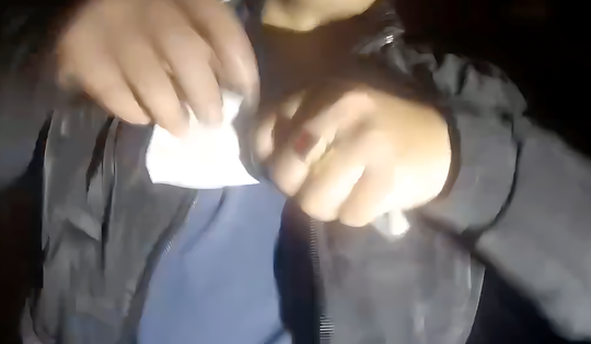 CSGT lập biên bản, khống chế thanh niên xé phiếu đo nồng độ cồn