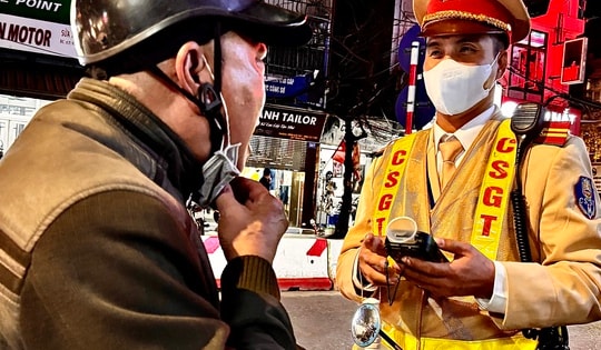 Tăng cường kiểm tra nồng độ cồn phòng ngừa hành vi gây mất an ninh, trật tự trong thời gian diễn ra Đại hội Đảng