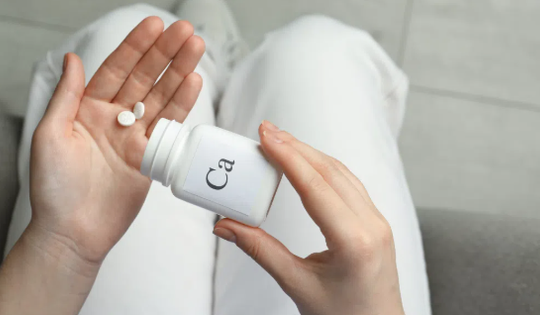 5 loại thực phẩm chức năng không thể thiếu cho phụ nữ sau tuổi 40