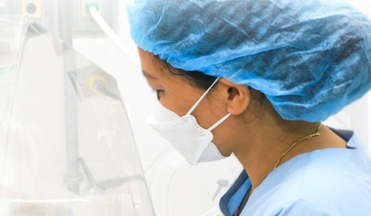 Giành giật sự sống cho bé sơ sinh nặng 500 gram tại Nghệ An