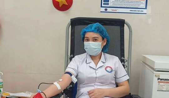 Nhân viên y tế hiến máu kịp thời, cứu sống bệnh nhân đa chấn thương nguy kịch