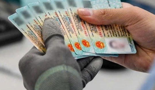 Đổi căn cước công dân nhưng không nộp lại thẻ cũ có bị phạt tiền?