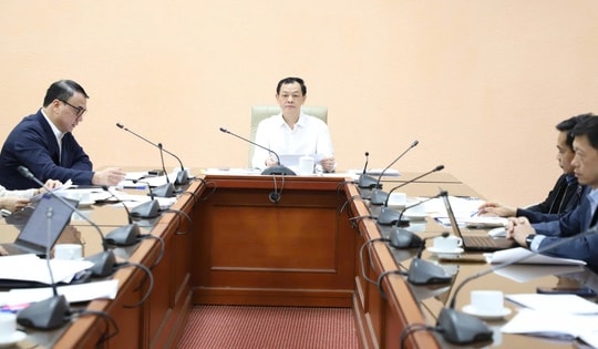 Thúc đẩy nghiên cứu khoa học, sáng kiến để nâng chất lượng chăm sóc sức khoẻ nhân dân