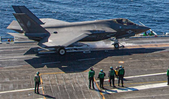 Tiêm kích F-35C Mỹ là 'chìa khóa mở cửa' hệ thống phòng không Iran?