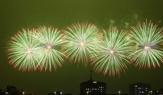 Các điểm xem bắn pháo hoa tối 23/1 tại Mỹ Đình rõ và đẹp nhất
