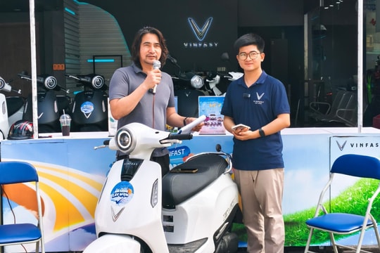 Chủ chuỗi 16 showroom xe máy điện nhận về doanh thu khủng 500 tỷ đồng/năm