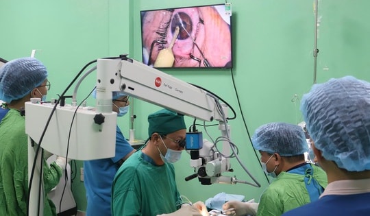 Bệnh viện Mắt Bình Tâm: Không chỉ hướng dẫn mổ, chúng tôi truyền thụ cách làm chủ bàn mổ