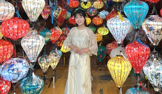 Sắc Xuân tràn ngập, giới trẻ rủ nhau đi chụp ảnh Tết 2026 sớm