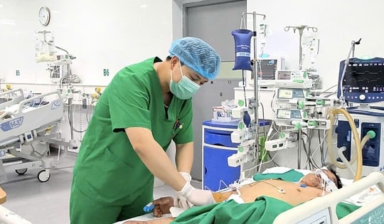 Người đàn ông khó thở, tím tái sau 2 ngày ăn cỗ