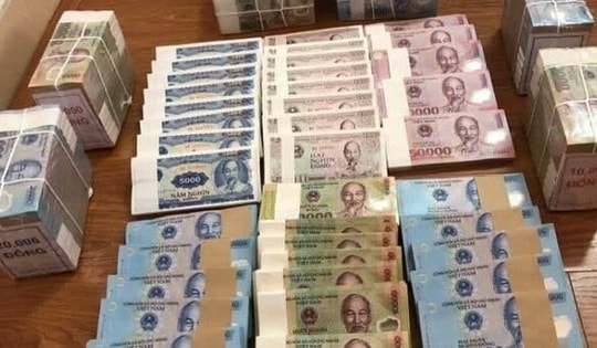 Nhộn nhịp thị trường 'đổi tiền mới' trước Tết: Cẩn trọng kẻo mất tiền oan