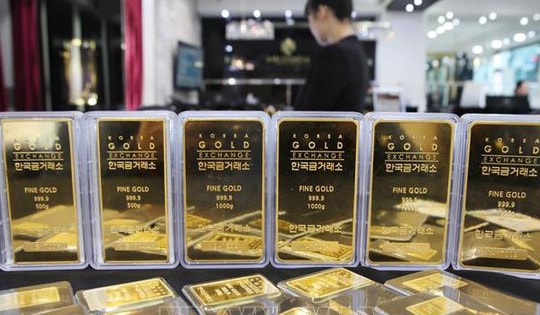 Giá vàng thế giới lập đỉnh, cảnh báo nguy cơ điều chỉnh giá