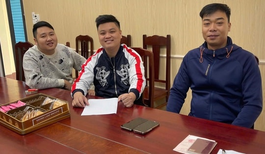 Nhận 400 triệu đồng từ tài khoản lạ, thầy giáo làm điều bất ngờ