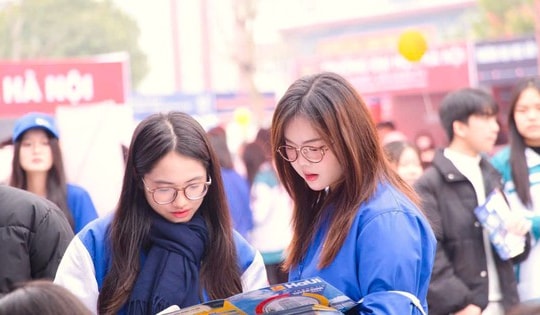 Học sinh lớp 12 loay hoay chọn ngành hay chọn trường?