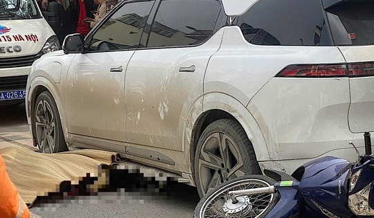 Hà Nội: Ô tô đi lùi trên phố Khâm Thiên gây tai nạn nghiêm trọng