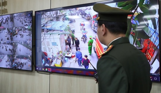 Hà Nội: Camera của Công an phường 'soi' rõ vi phạm trật tự đô thị