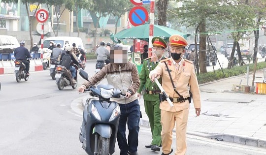 Hà Nội: Xử lý gần 1.700 học sinh vi phạm giao thông trong tháng đầu năm 2026