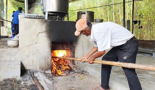 Về đất Quảng xem nấu đường thủ công, nhớ vị Tết xưa