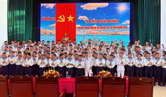 Vùng 4 Hải quân tiễn hơn 2.000 chiến sĩ hoàn thành nghĩa vụ quân sự