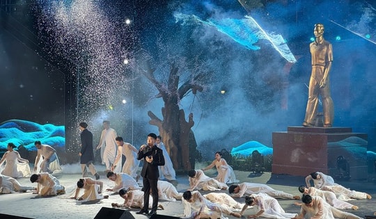 Cầu truyền hình 'Hai tay xây dựng một sơn hà': Phát triển đất nước trong kỷ nguyên mới